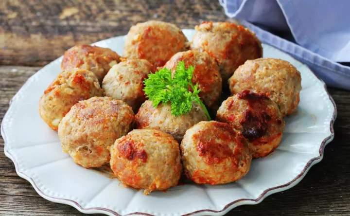 Albóndigas de Pollo con Queso Parmesan