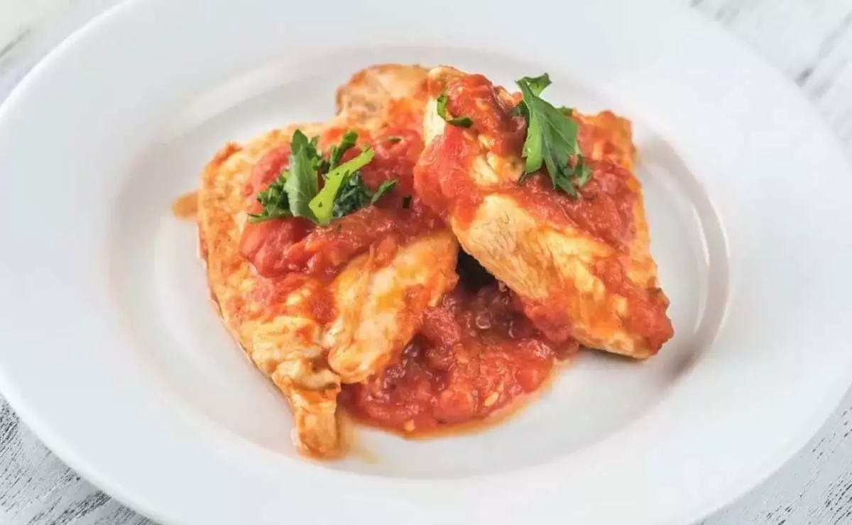 Pollo en Salsa de Tomate