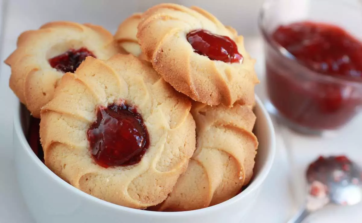 Galletas con Mermelada de Fresa