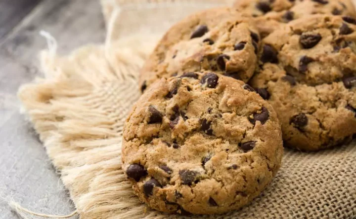 Galletas de Mantequilla de Maní con Chispas de Chocolate